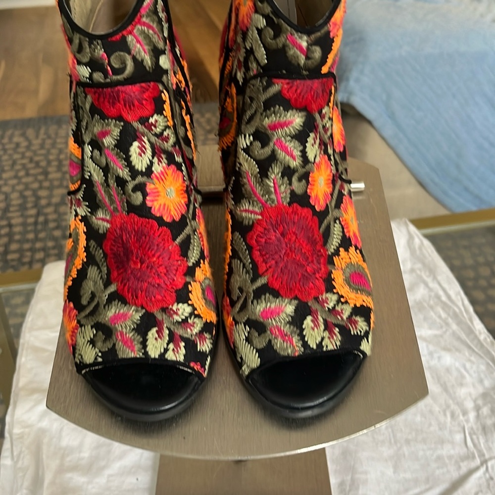 Crown vintage Bottined Floral